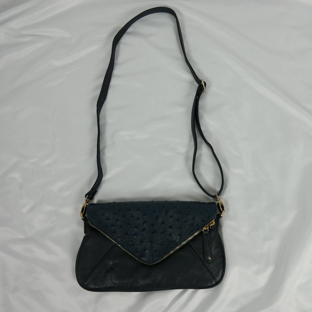 {STREET LEVEL} Faux Leather Ostrich Texture Envelope Crossbody Bag Boho - Picture 2 of 4